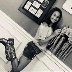 Meet your Posher, Andraya